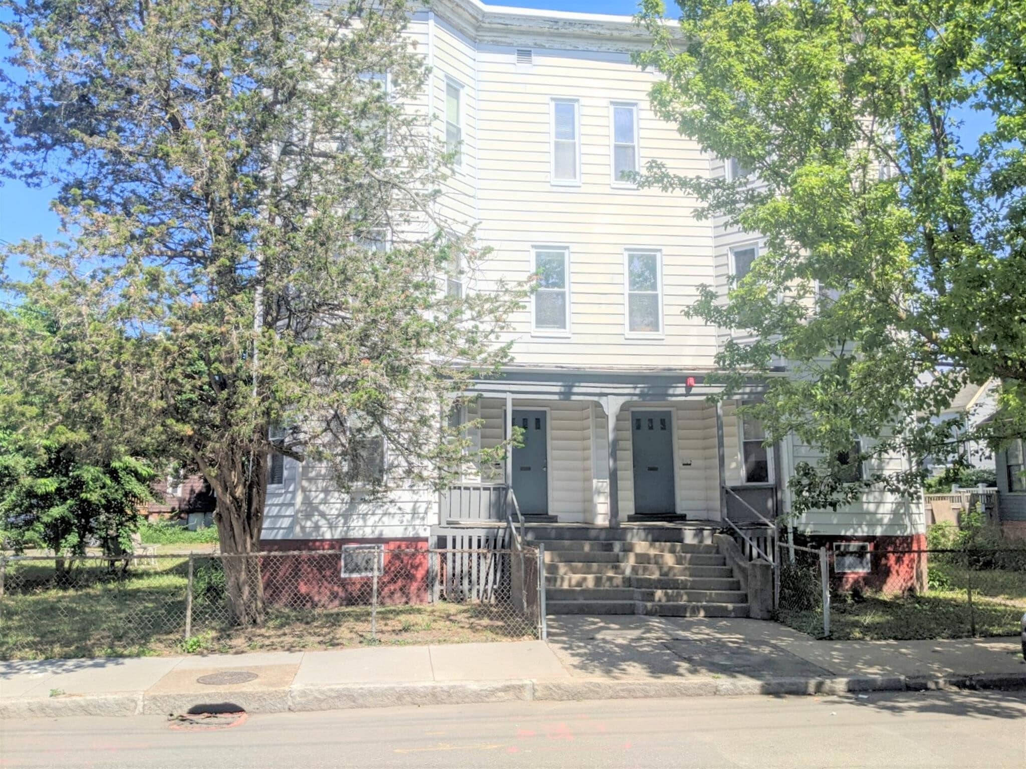 Building Photo - 21 Thorndike St