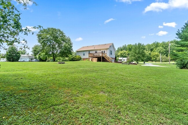 Building Photo - Adorable Home in Pleasant View- COMING SOON!