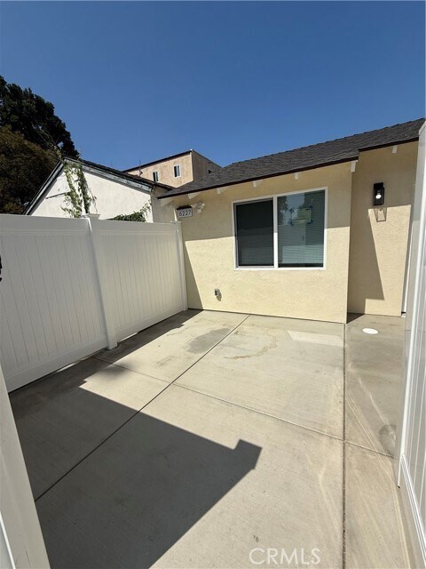 Building Photo - 6227 Wilkinson Ave