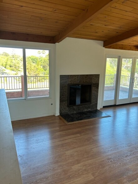 Building Photo - 4918 Ladera Sarina