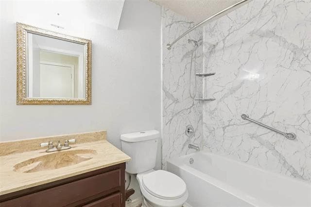 Building Photo - 904 Rusk Dr