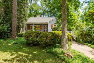 Building Photo - Charming Bungalow in Sunset Hills Neighborhood