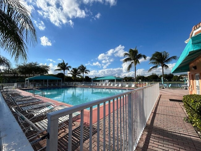 Building Photo - 1406 SE 26th Ct