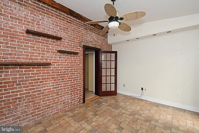 Building Photo - 470 Emmett St