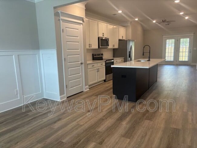 Building Photo - 2065 Denmark Ave SE