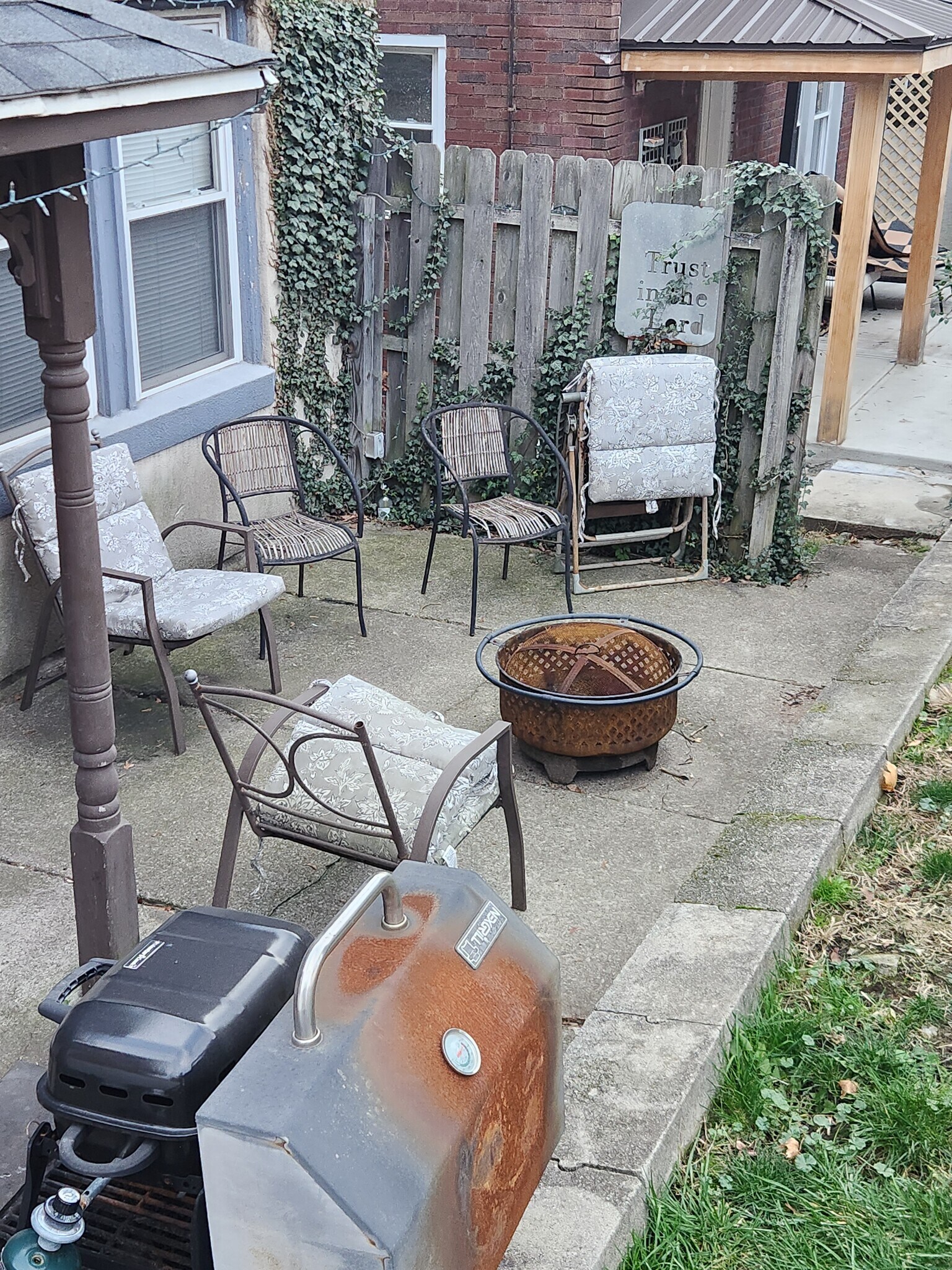 Building Photo - 2245 S Braddock Ave