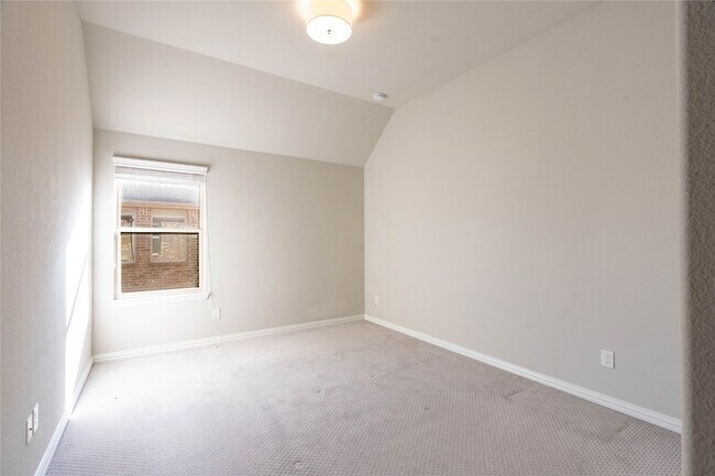 Building Photo - 6350 Culverdale Ln