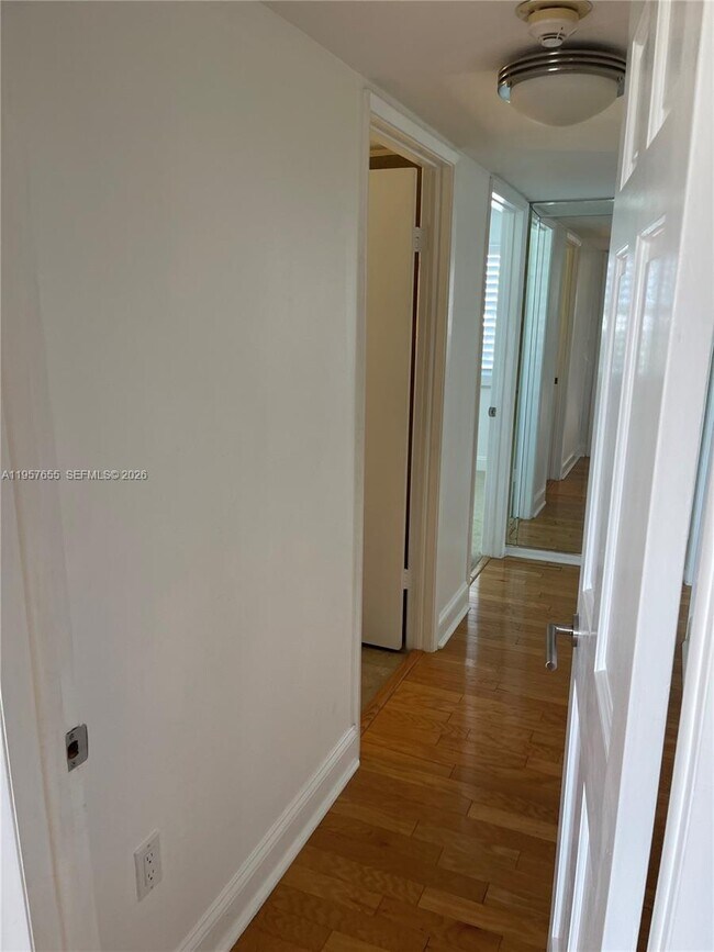 Building Photo - 650 Ocean Dr