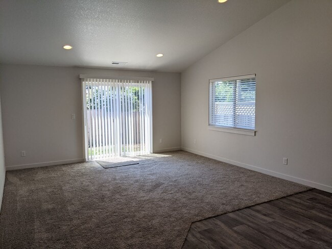 Building Photo - Fantastic 3-Bedroom, 2-Bath Home With 1388sf!