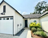 Building Photo - 2 Bedroom Off Jefferson Near Highland