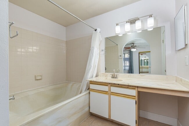 Building Photo - 3 Bedrooms Condo in a Guard Gated Summerlin Community