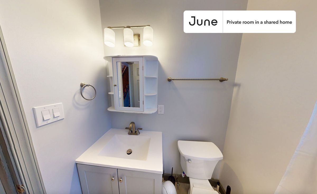 Building Photo - Room in Shared 4 bed/2 bath home in Columbia Heights