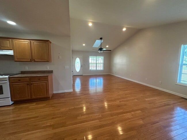 Building Photo - Marion Duplex Rental!