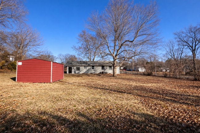 Building Photo - SEE IT NOW: Charming Home in a Quiet Kansas City Neighborhood!