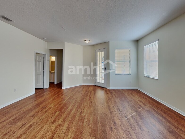 Building Photo - 19554 Timberbluff Dr