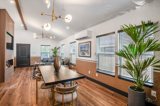 Building Photo - 5512 Texas St