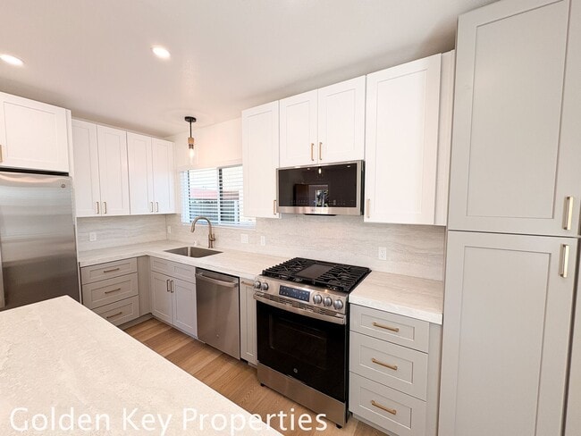 Building Photo - Welcome to your dream home in South Oceanside!