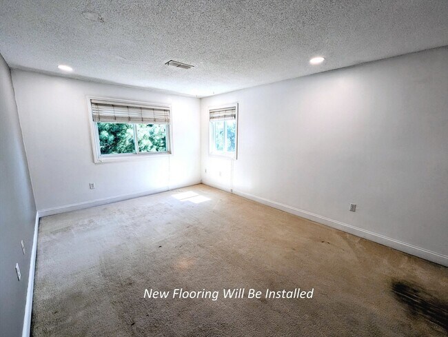 Building Photo - 809 Franklin Crossing Rd