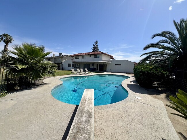 Building Photo - 6508 Landfair Dr