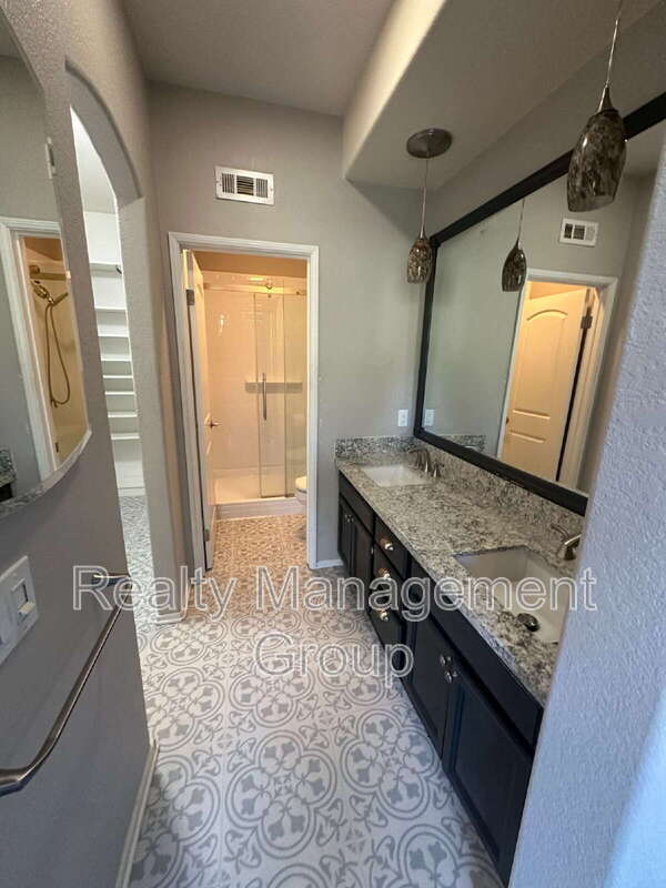 Building Photo - 1896 Matin Cir