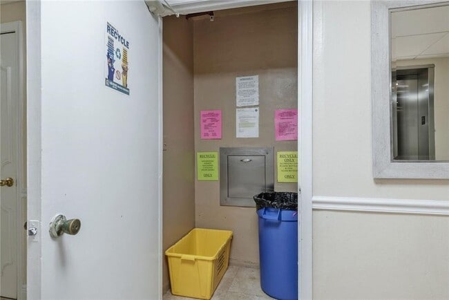 Building Photo - 950 Ponce De Leon Rd