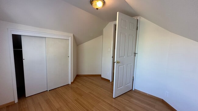 Building Photo - 4bd 2 bath Home in Westmoreland, Portland:...