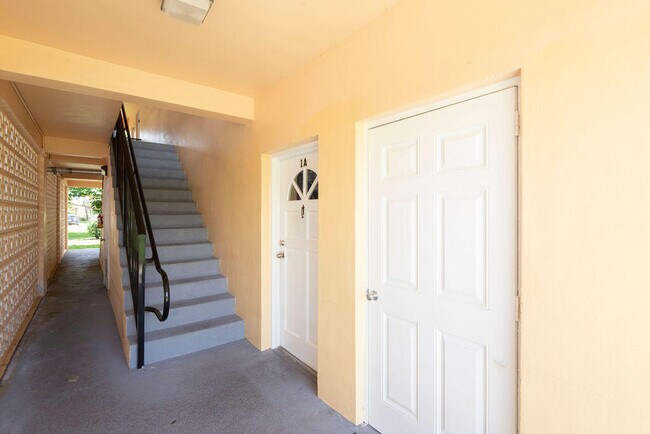 Building Photo - 333 SE Martin Ave