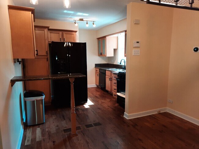 Building Photo - 3Br/2Bath House in Evanston $3,600/m