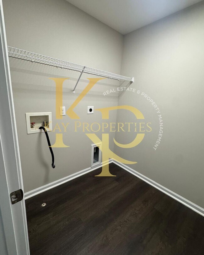 Building Photo - 5904 Sandpiper Farm Ln