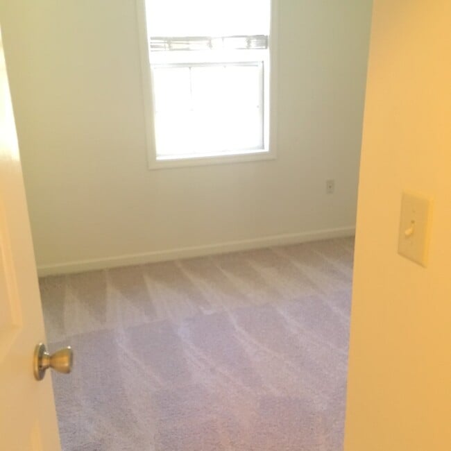 Building Photo - Hammock Ave