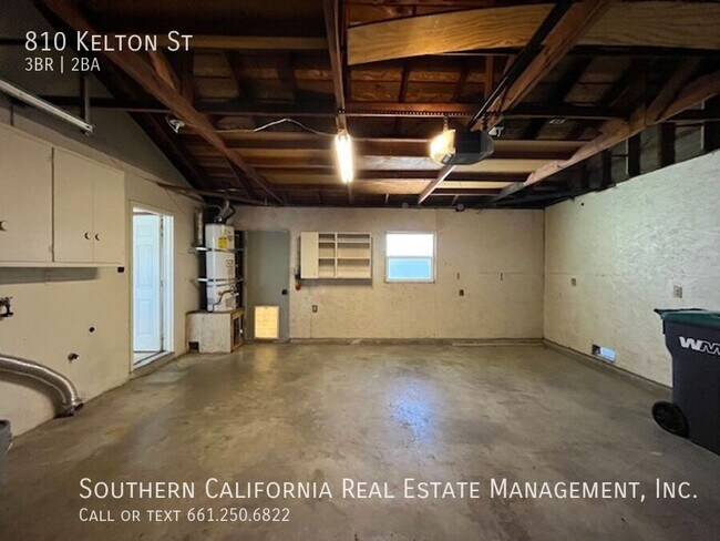 Building Photo - 810 Kelton St