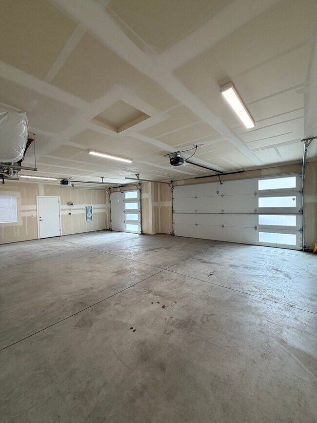 Building Photo - Gorgeous 4 bed, 2.5 ba in Richland's Westcliffe Neighborhood