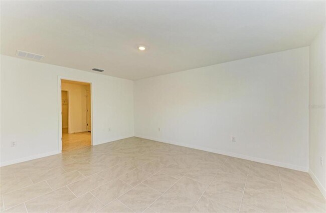 Building Photo - 1217 Birchcrest Blvd