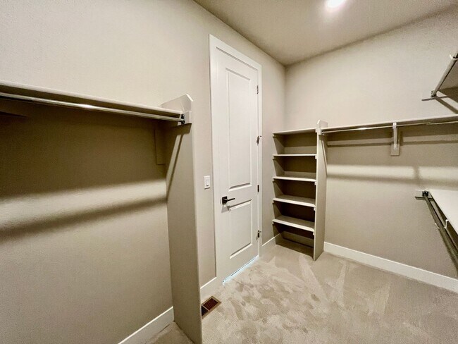 Building Photo - 5 bed 4 Bath IMMACULATE NEW BUILD in THORNTON!!