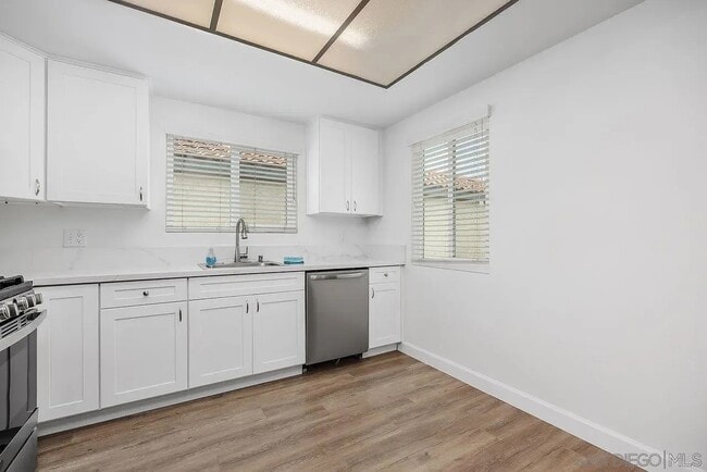 Building Photo - 207 Carissa Dr