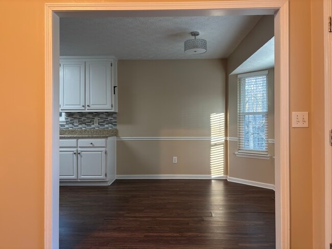 Building Photo - 3410 Camens Ct NE