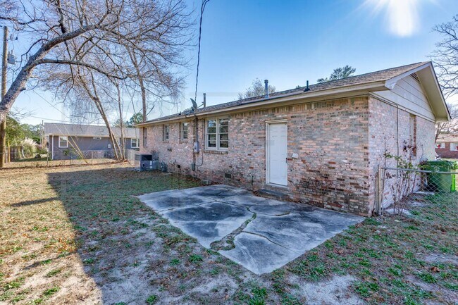 Building Photo - Updated 3/1 in Blythewood