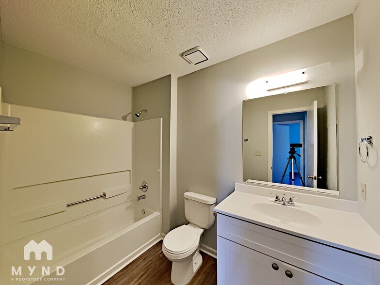 Building Photo - 5 Thensia Ct