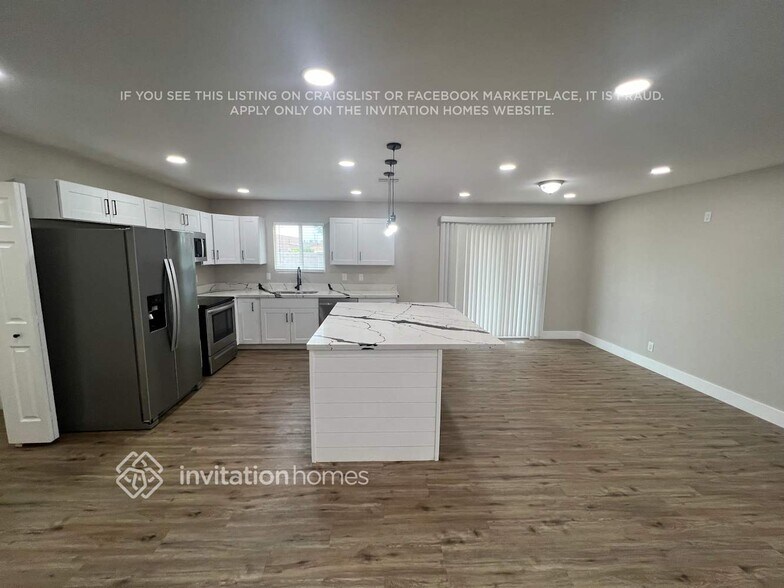 Building Photo - 1014 S Nina Cir
