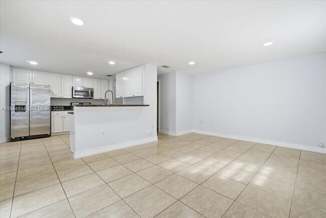 Building Photo - 16310 NW 84th Ct