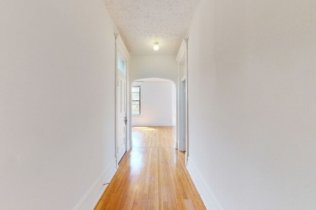 Floorplan - 5401-5403 S. Woodlawn Avenue