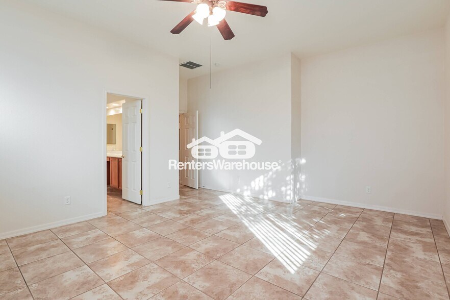 Building Photo - 41 W Camino Tierra Montana