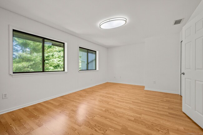 Building Photo - 250 Conestoga Way