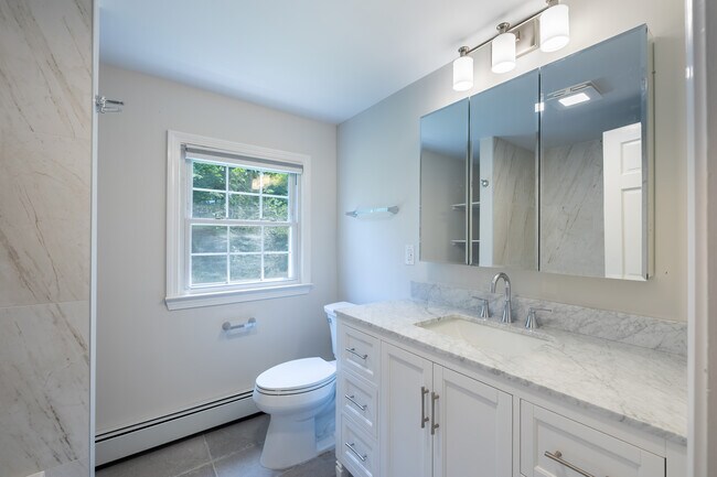Building Photo - 61 Knollwood Dr