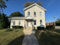 Building Photo - 402 Joliet St