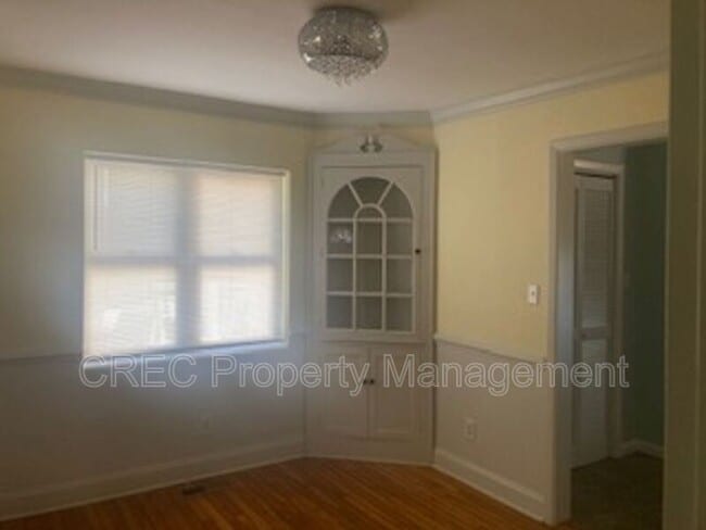 Building Photo - 9 Penn Ave