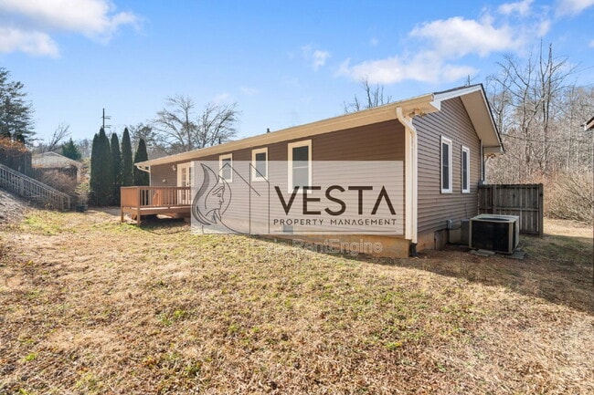 Building Photo - 326 New Salem Rd