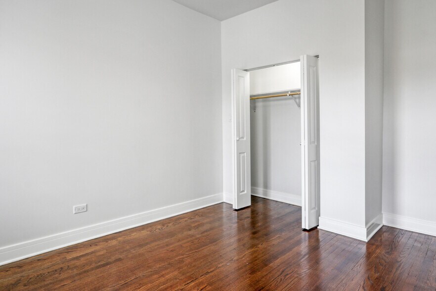 Building Photo - 7214 S King Dr