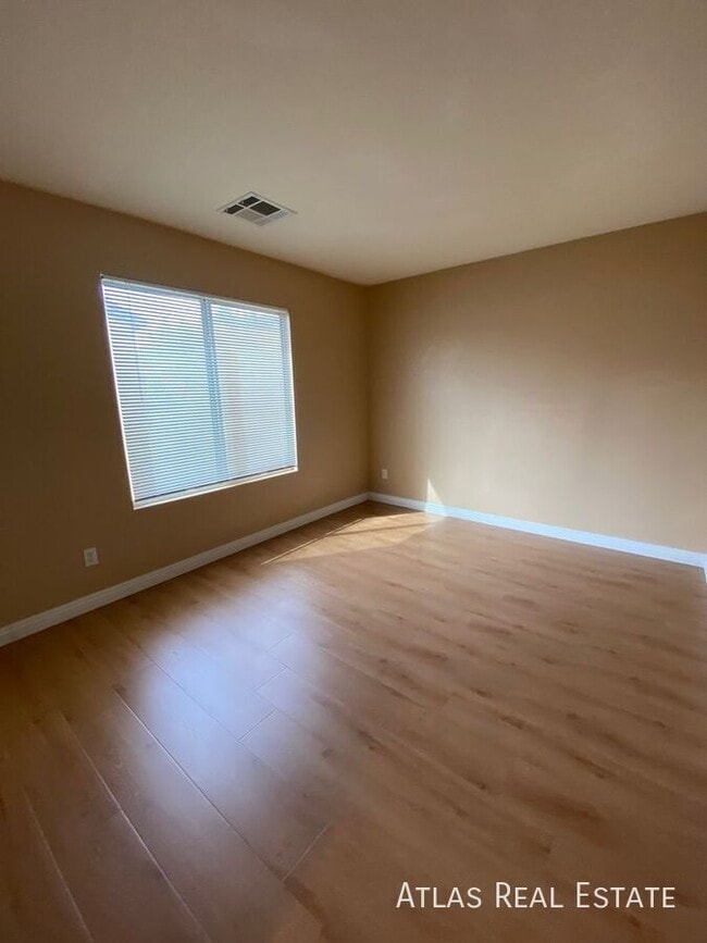 Building Photo - 5345 N Santa Fe Heights St