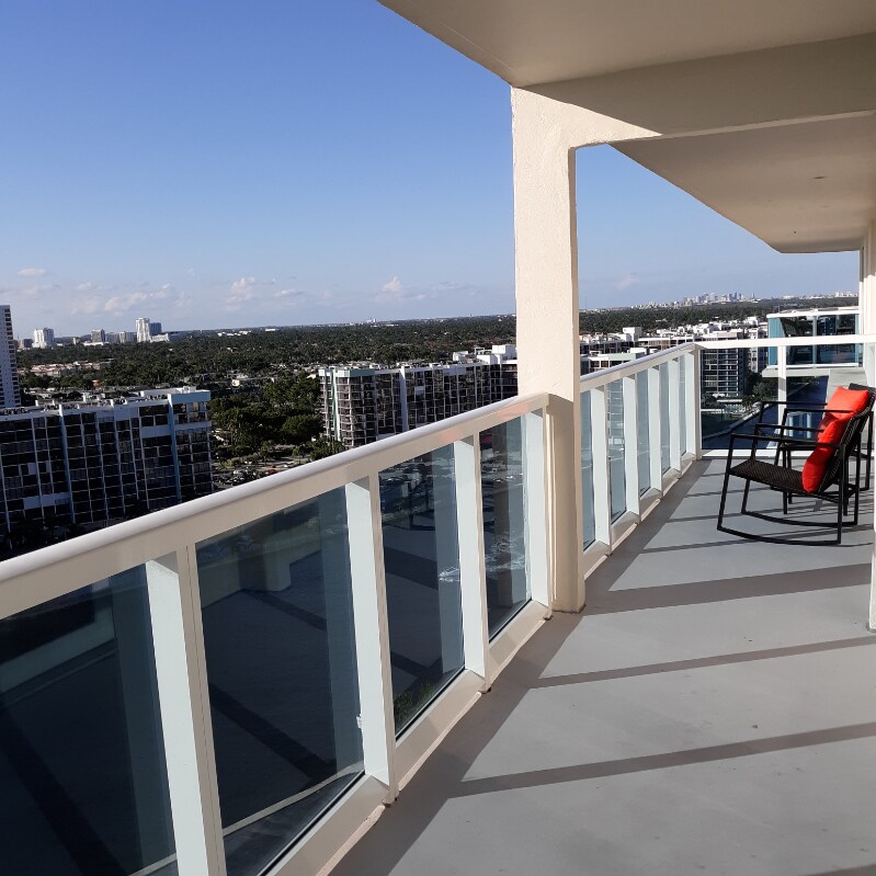 Building Photo - 3800 S Ocean Dr